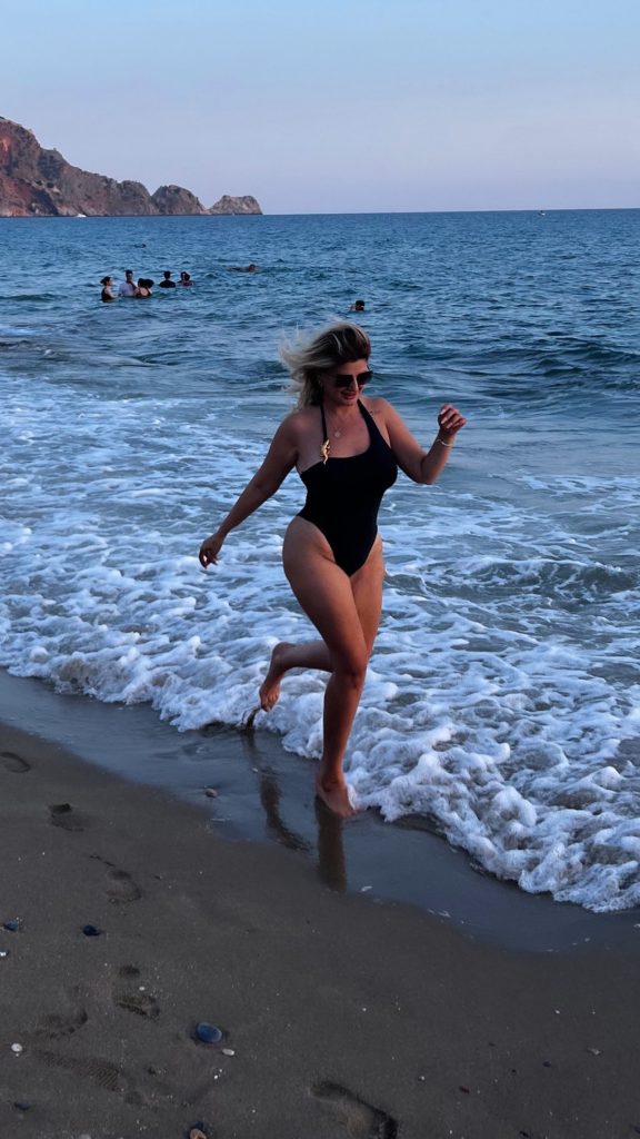 Begüm Polat depicts fire xxx