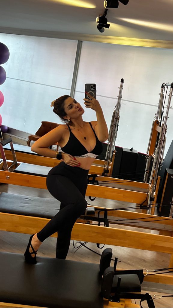 Begüm Polat looks naked