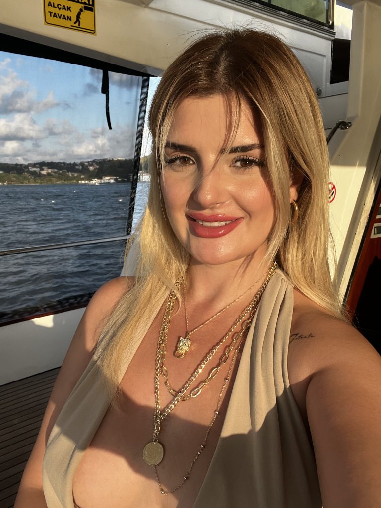 Begüm Polat modeling xxx