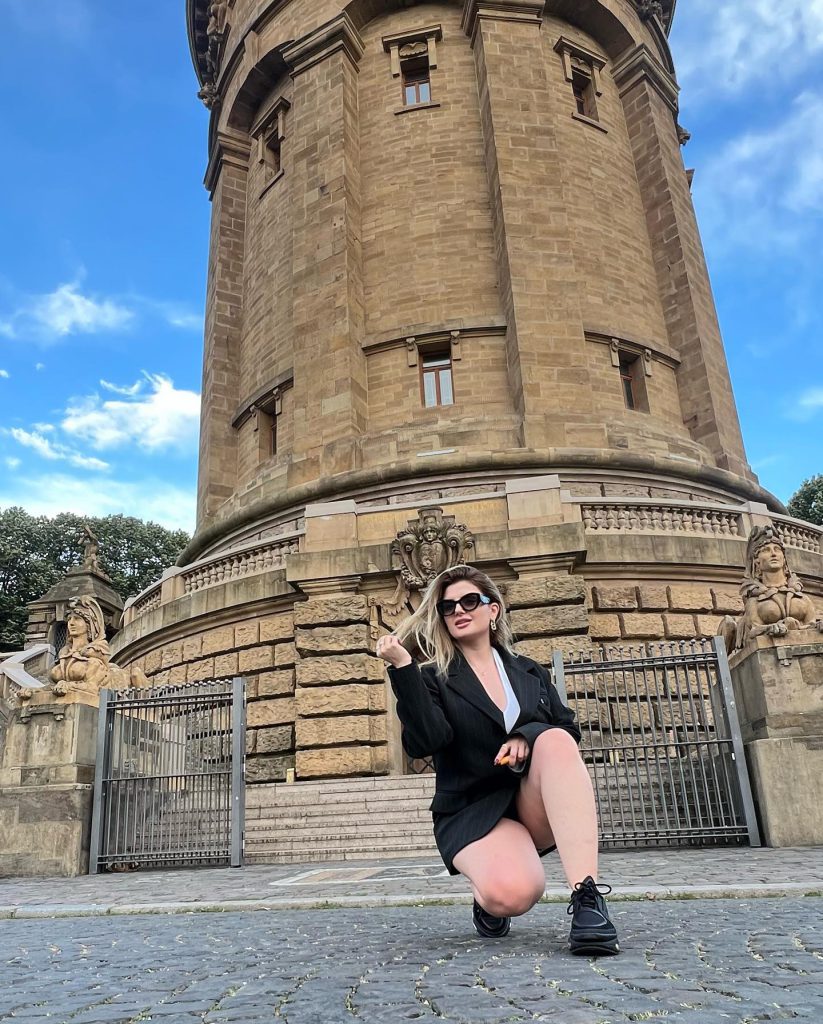 Begüm Polat smiles porn