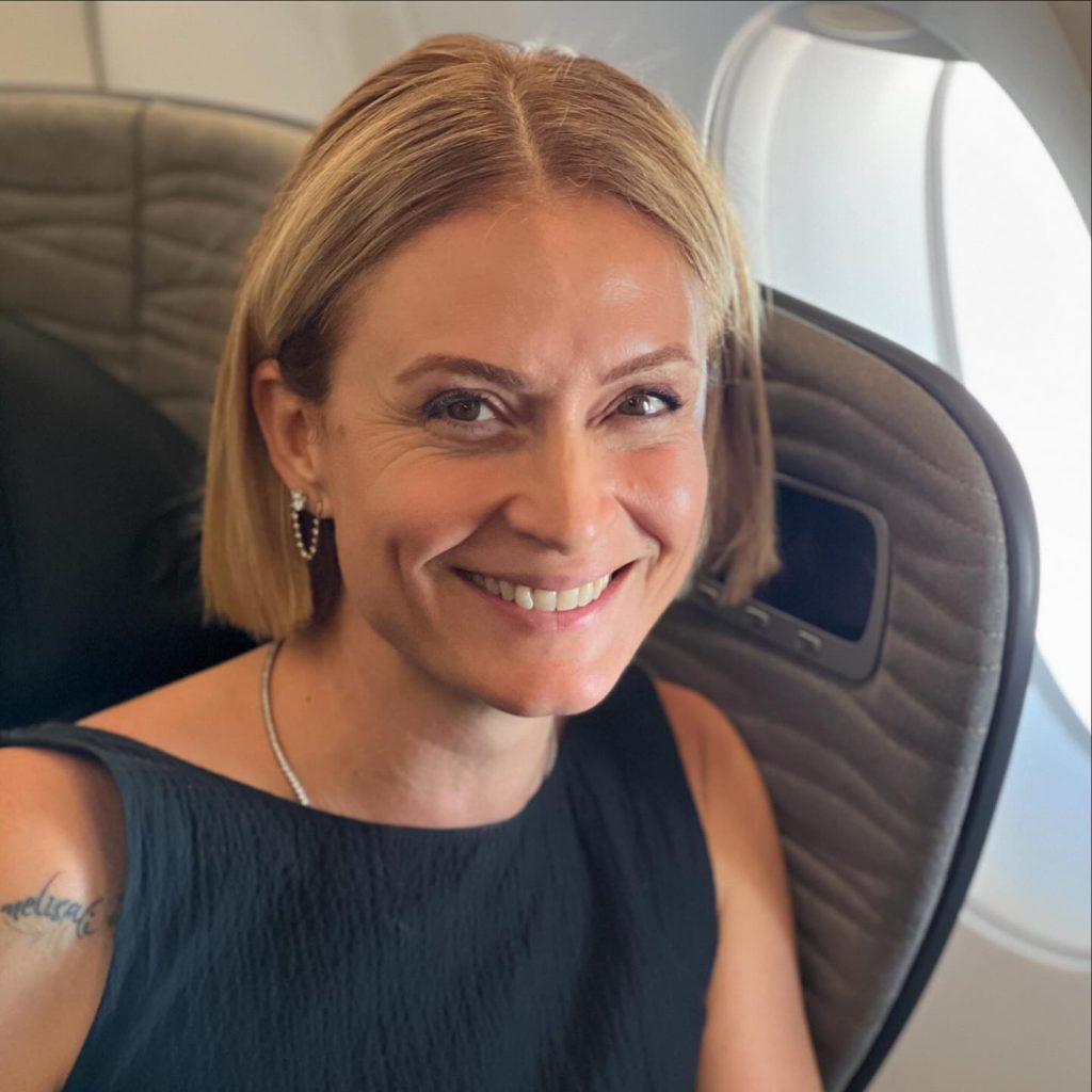 Ceyda Düvenci beautiful bikini