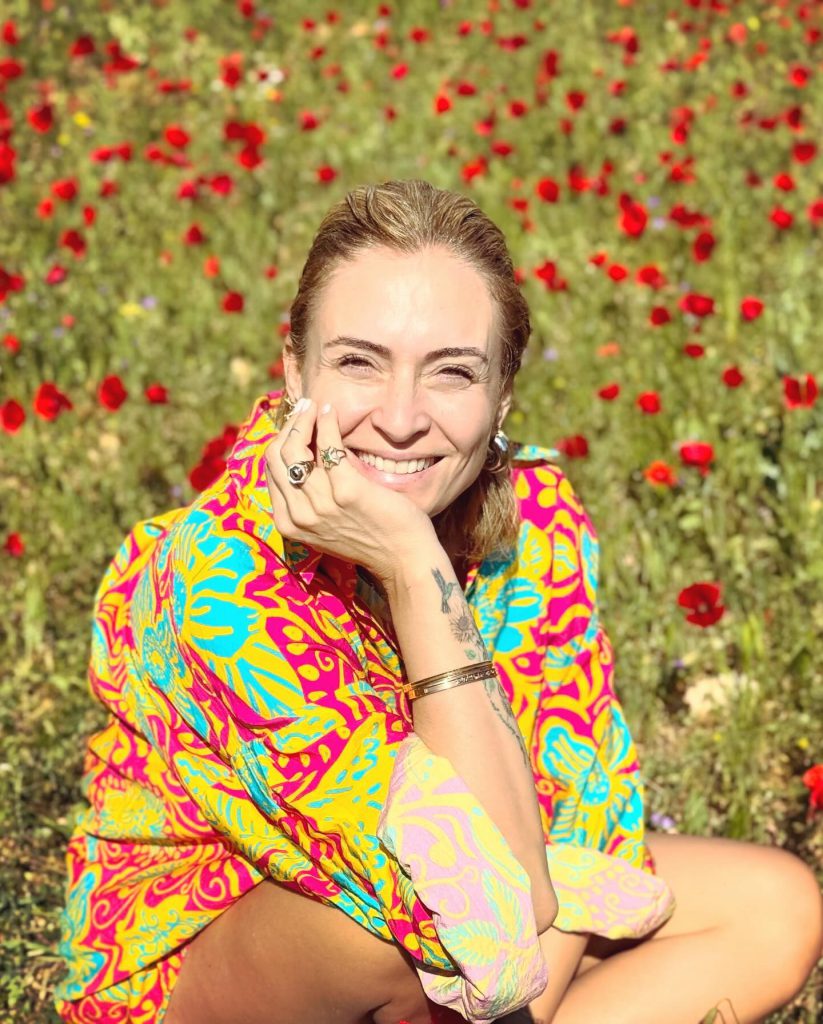 Ceyda Düvenci beautiful hot bikini