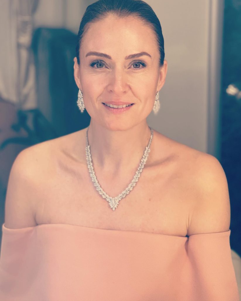 Ceyda Düvenci boobs