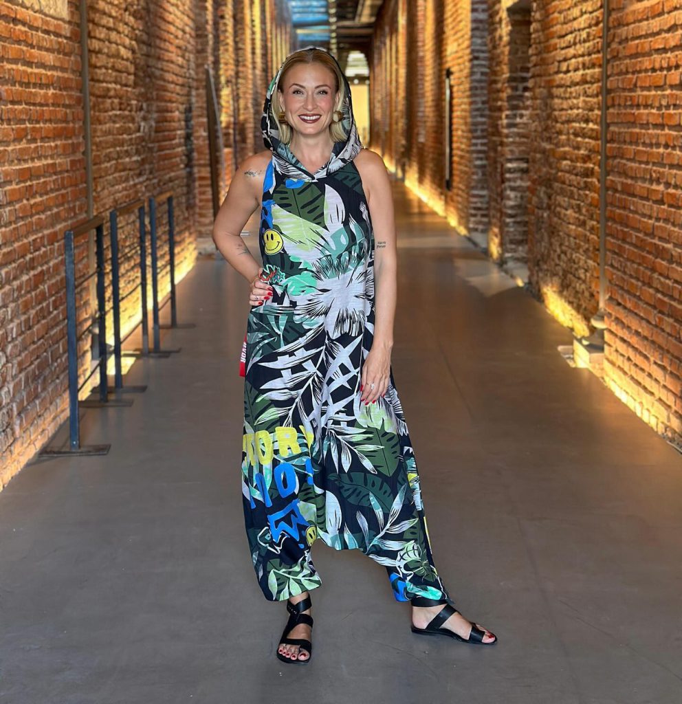 Ceyda Düvenci depicts fire fuck