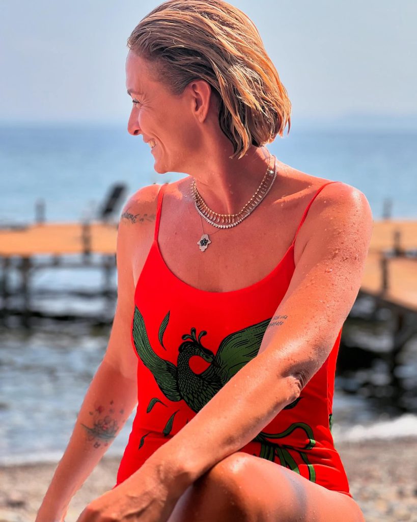 Ceyda Düvenci depicts fire hot bikini