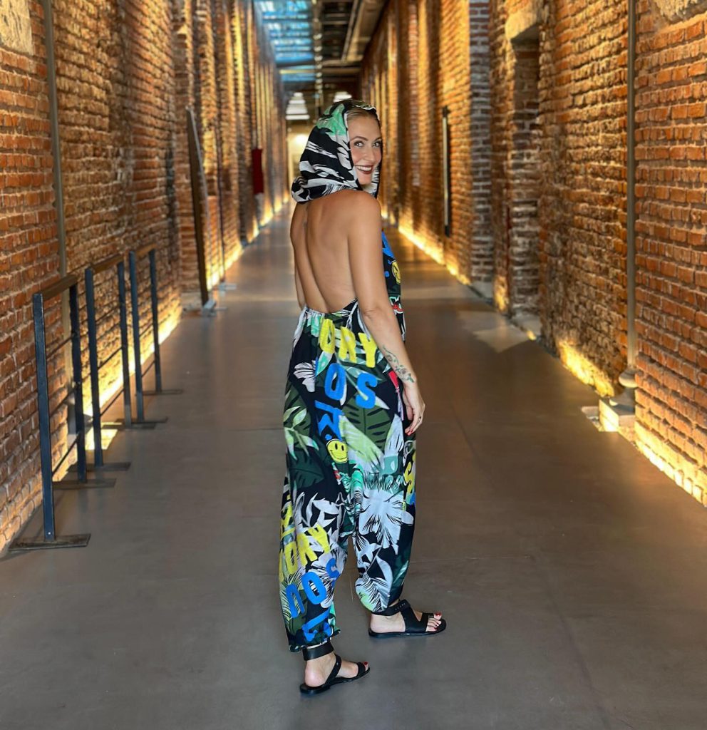 Ceyda Düvenci depicts fire hot pics