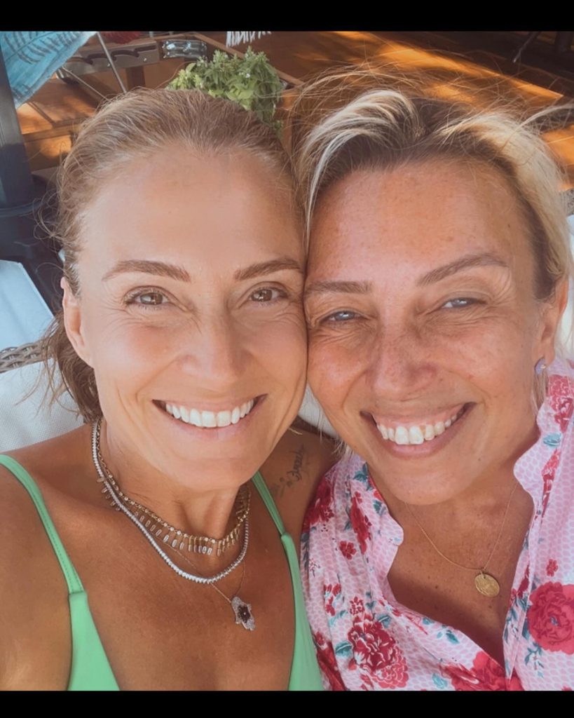 Ceyda Düvenci depicts fire porn