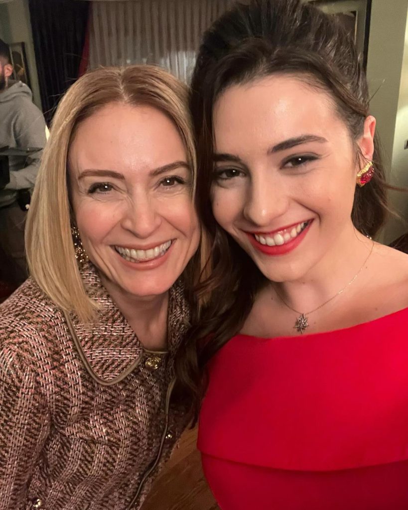 Ceyda Düvenci depicts fire sex scenes