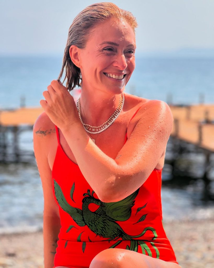 Ceyda Düvenci depicts fire xxx sex