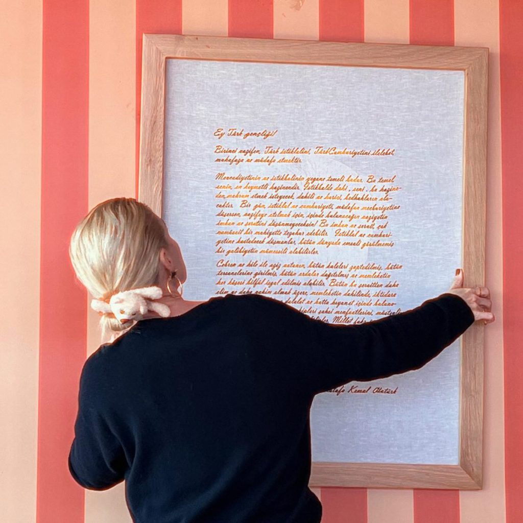 Ceyda Düvenci hot bikini