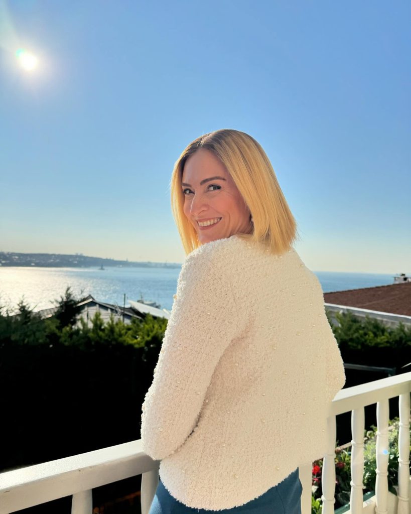 Ceyda Düvenci modeling nude