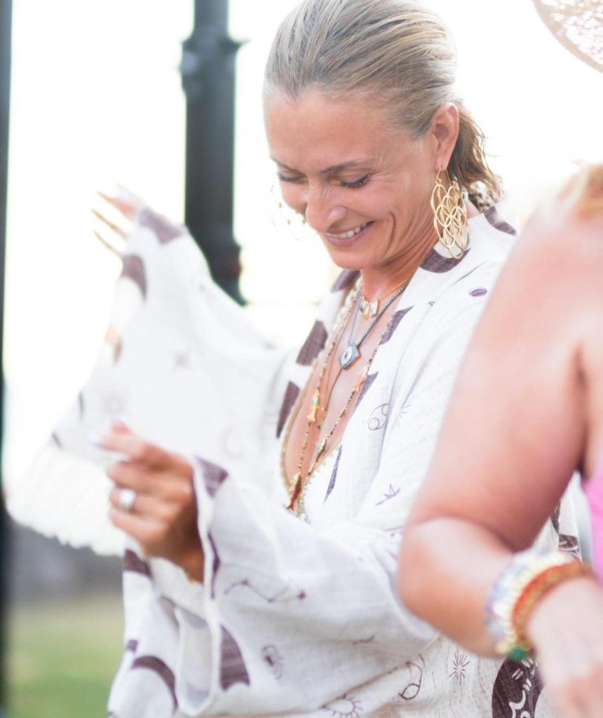 Ceyda Düvenci poses naked