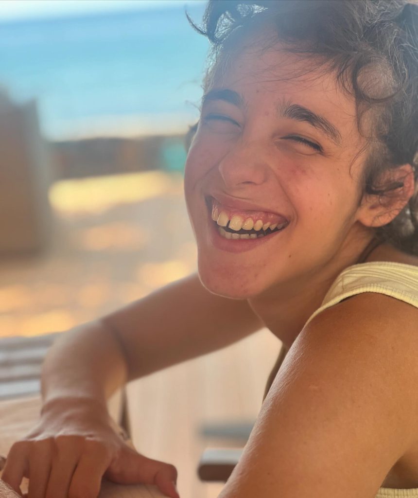 Ceyda Düvenci poses nudes