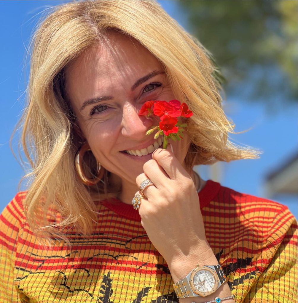 Ceyda Düvenci smiles fuck