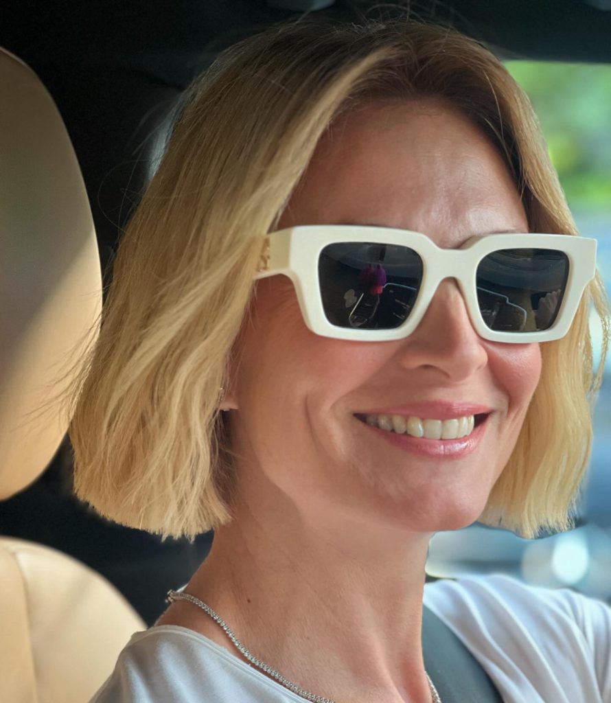 Ceyda Düvenci smiles naked