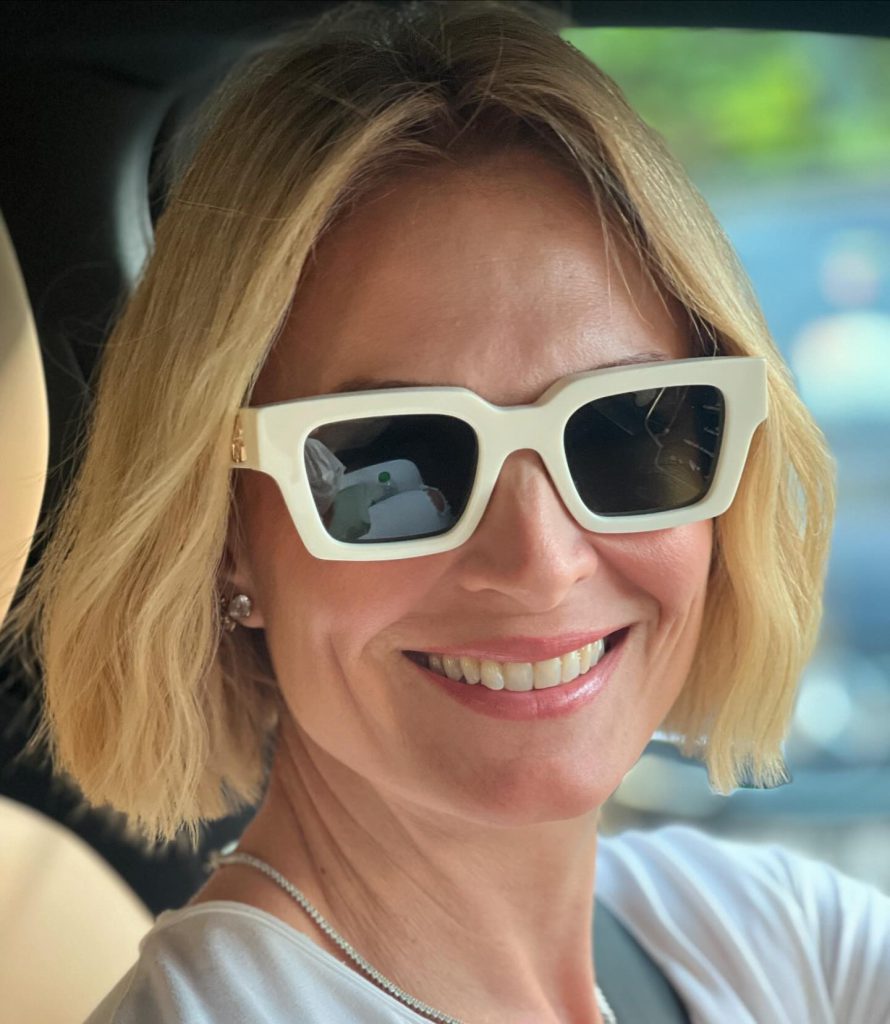 Ceyda Düvenci smiles nude