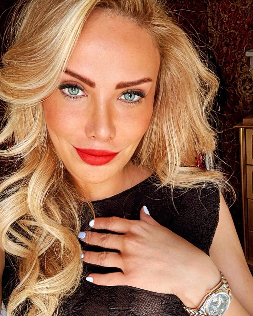 Ceyda Ersoy depicts fire nude pics