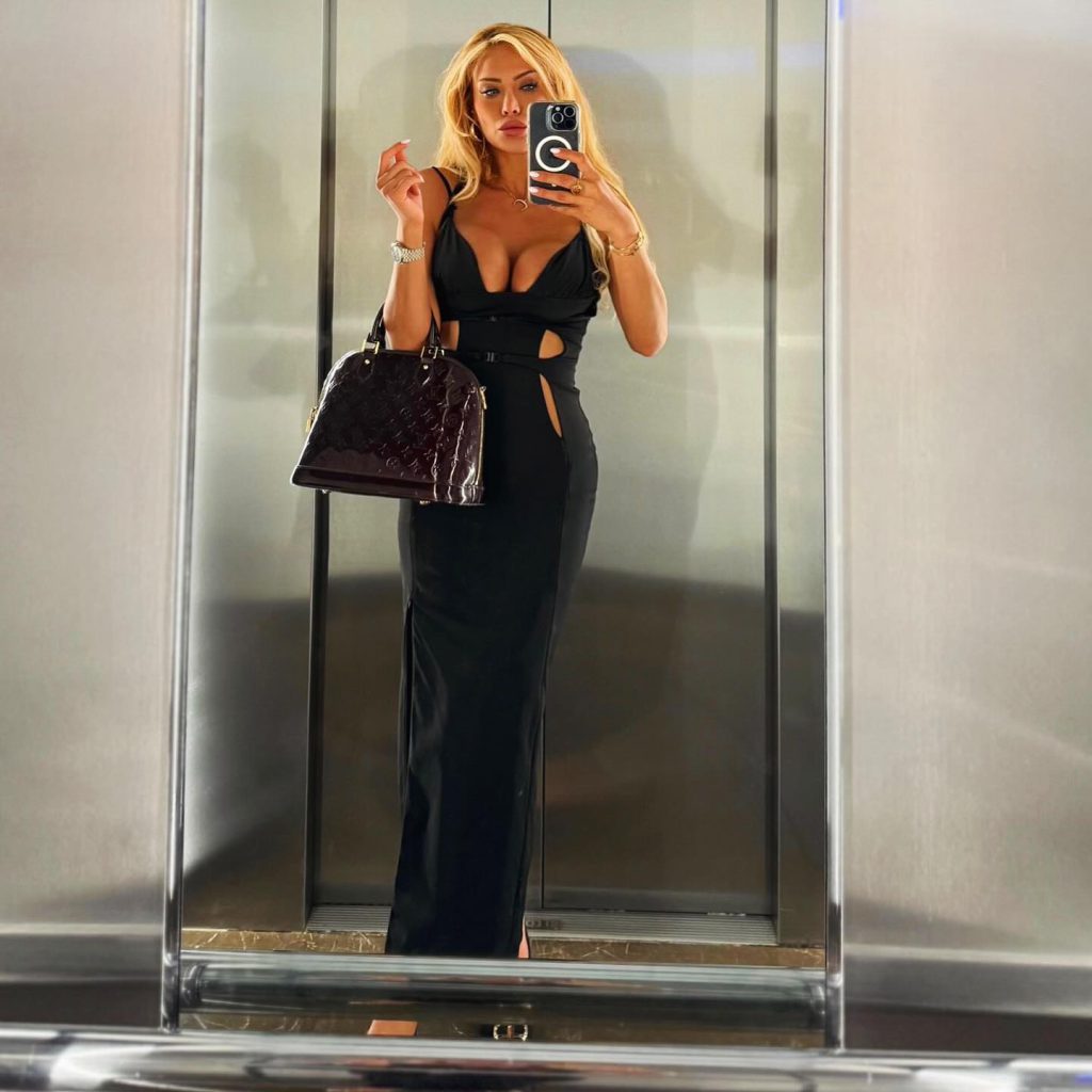 Ceyda Ersoy smiles porn