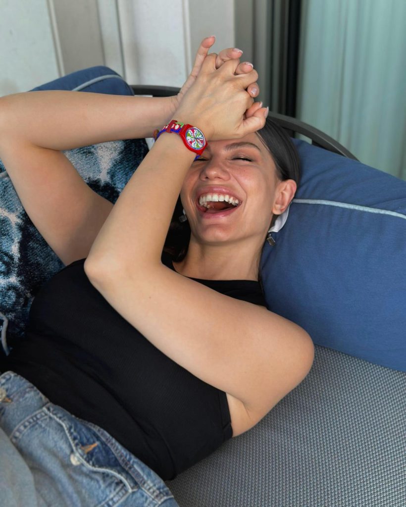 Demet Özdemir ardent sex scenes