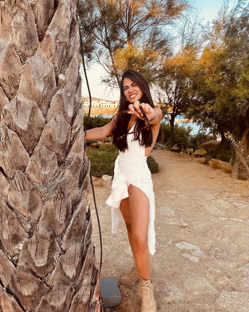 Demet Özdemir beautiful bikini