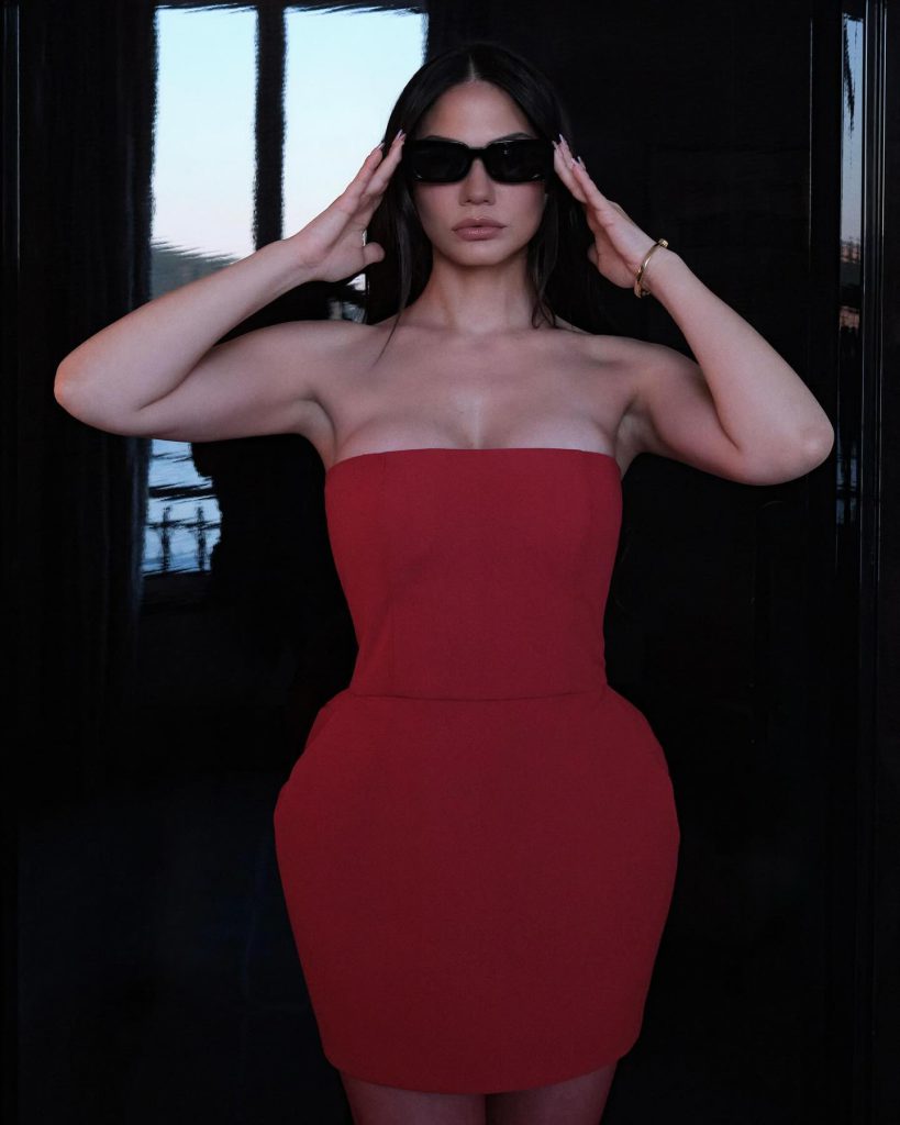 Demet Özdemir beautiful hot images