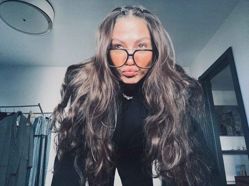 Demet Özdemir beautiful nude pics