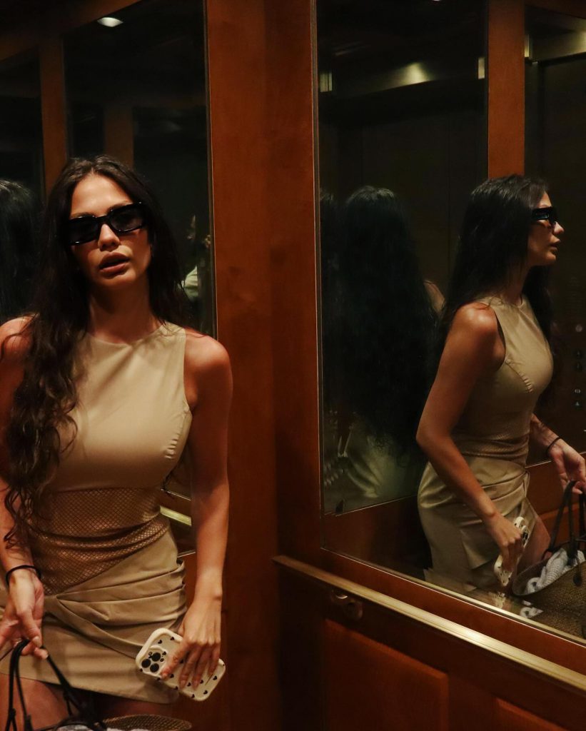 Demet Özdemir depicts fire boobs