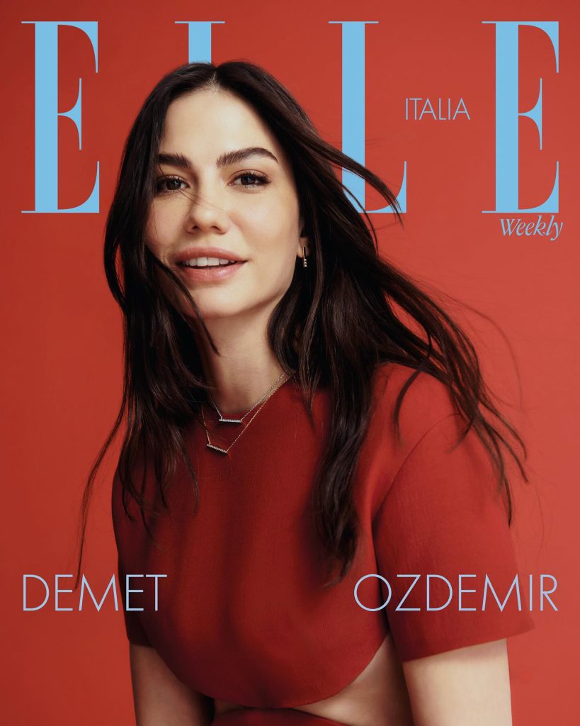 Demet Özdemir looks ass