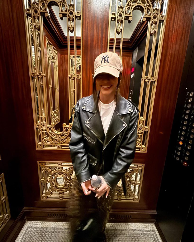 Demet Özdemir looks sex scenes