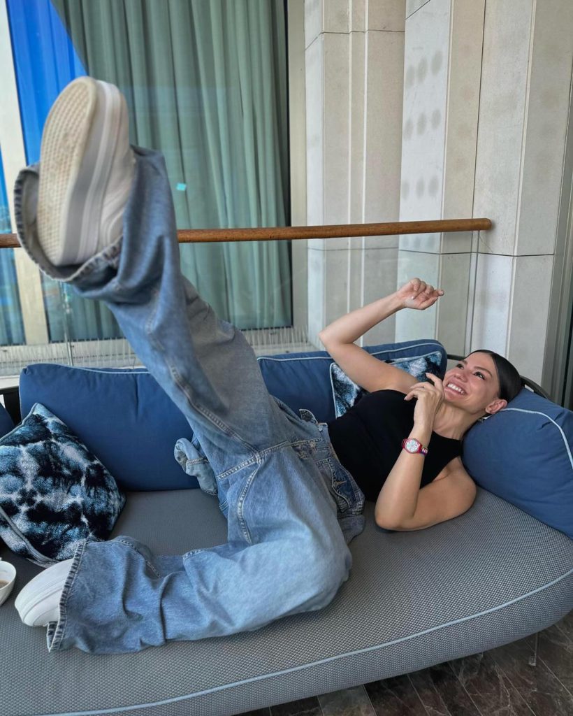 Demet Özdemir modeling xxx