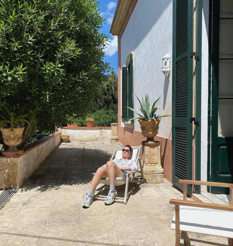 Demi Rose ardent naked