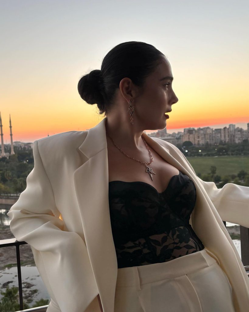 Demi Rose ardent nude pics