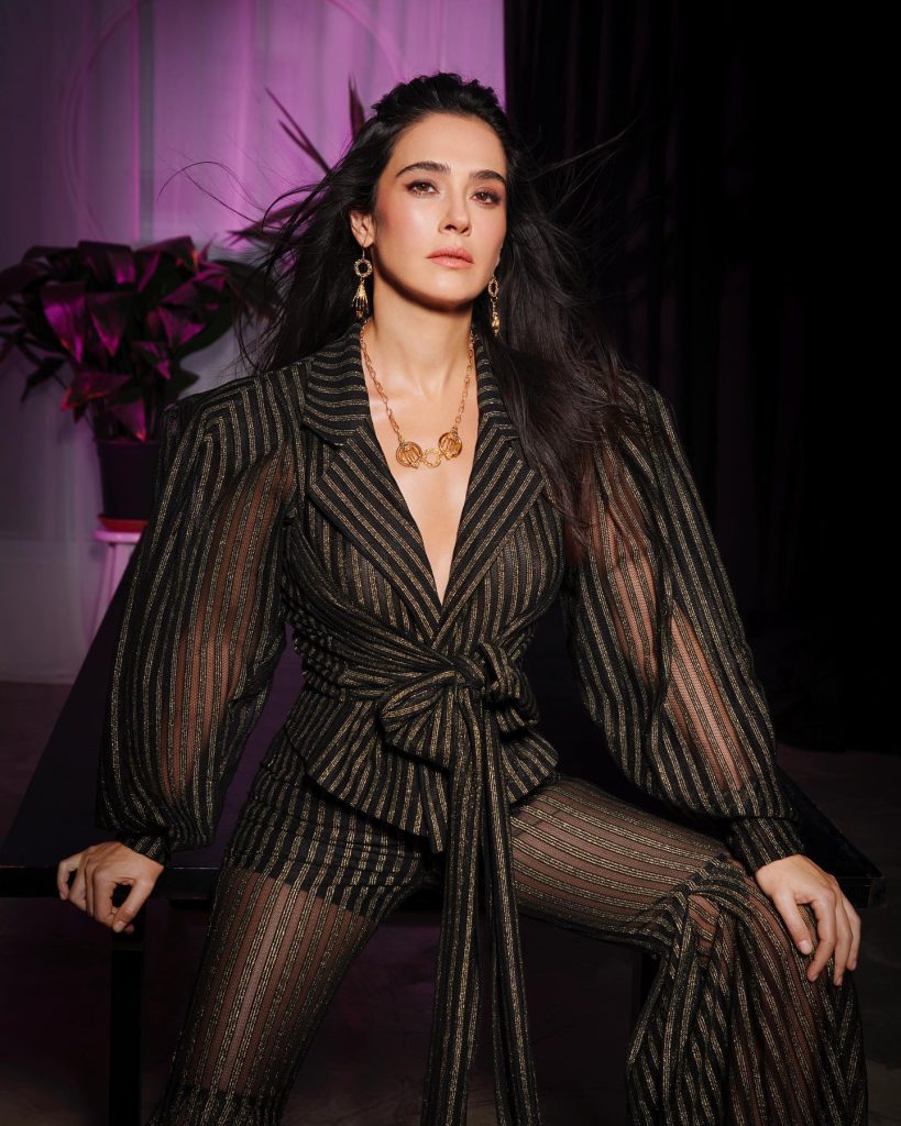 Demi Rose beautiful nude pics