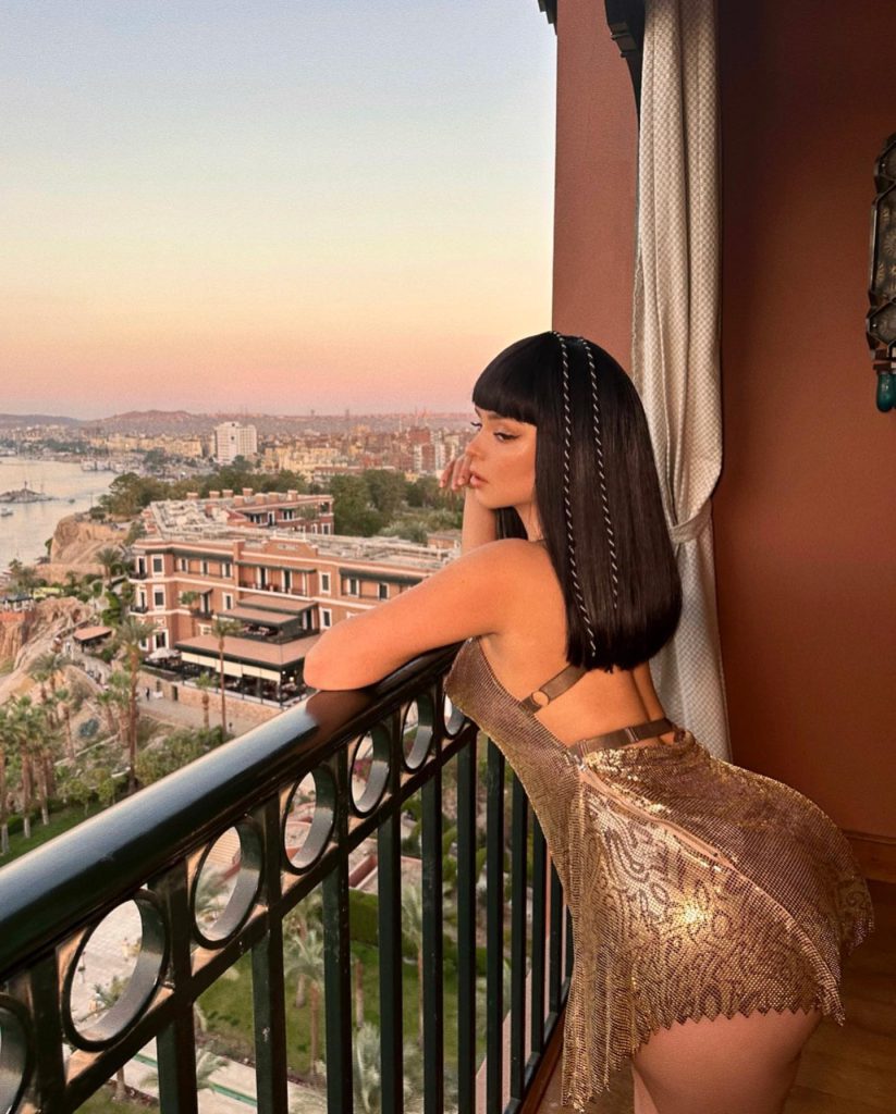 Demi Rose beautiful nudes