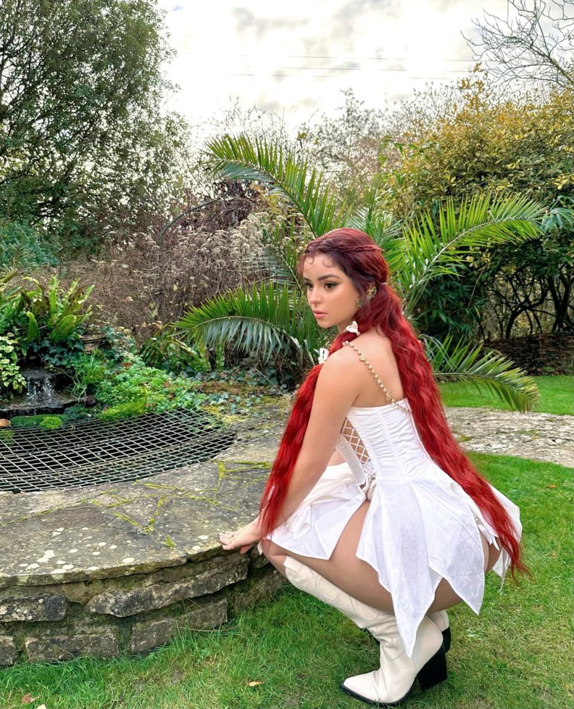 Demi Rose looks hot pics