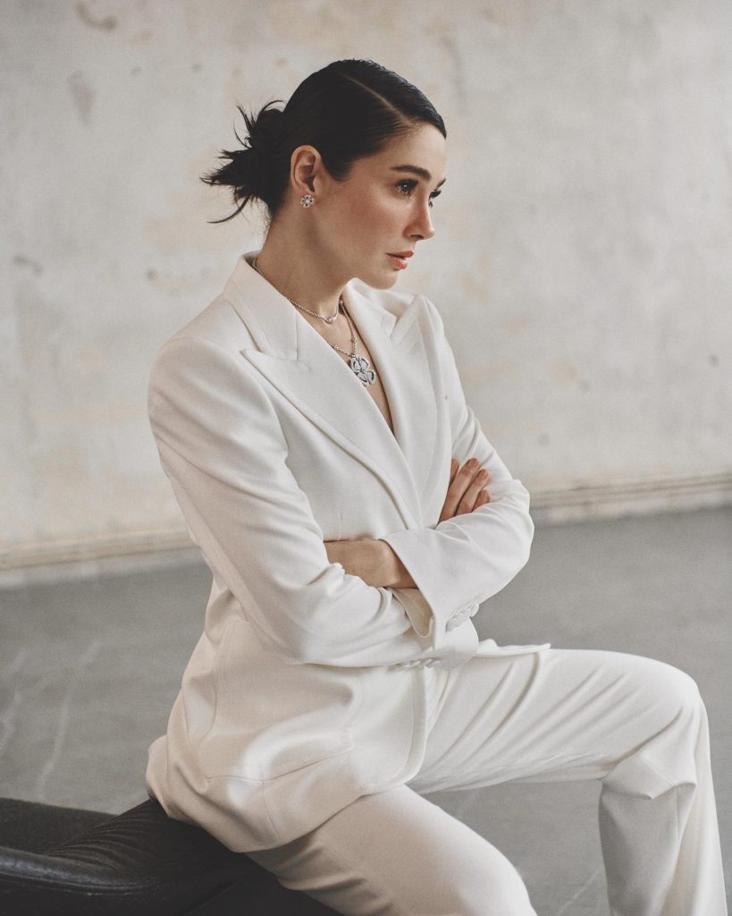 Demi Rose looks nudes