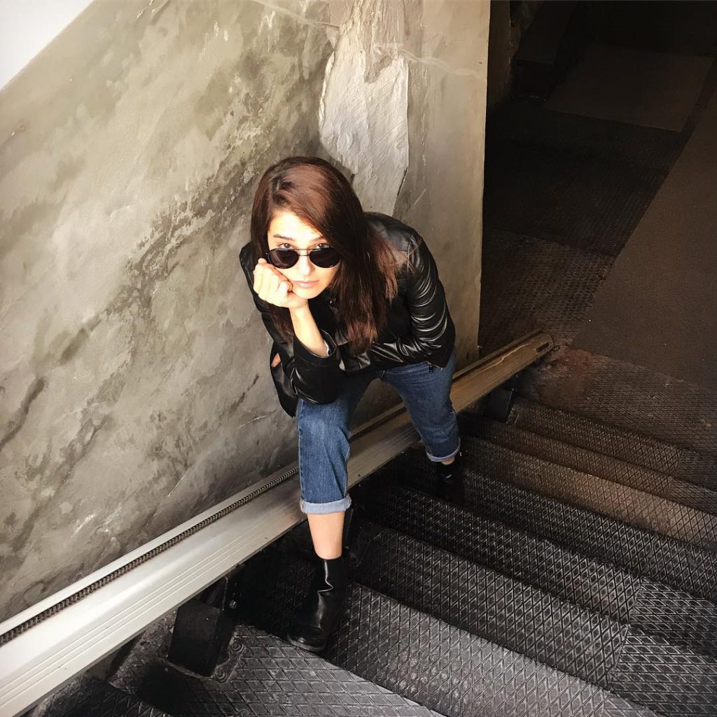 Demi Rose modeling ass