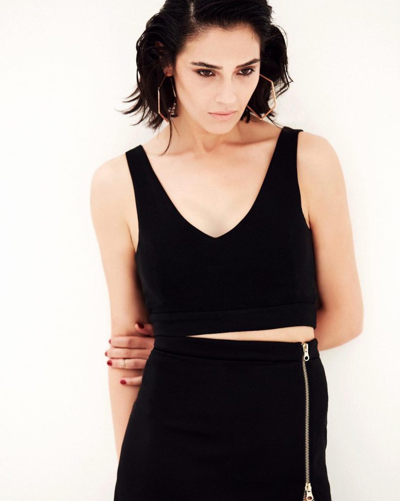 Demi Rose smiles boobs