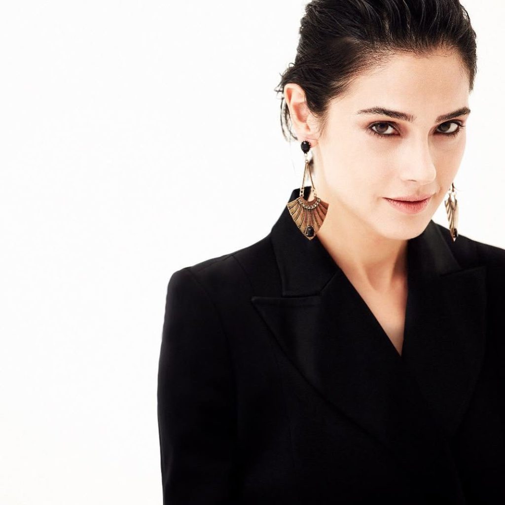 Demi Rose smiles hot bikini