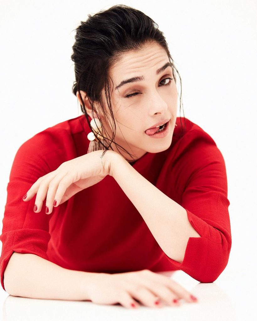 Demi Rose smiles hot xxx