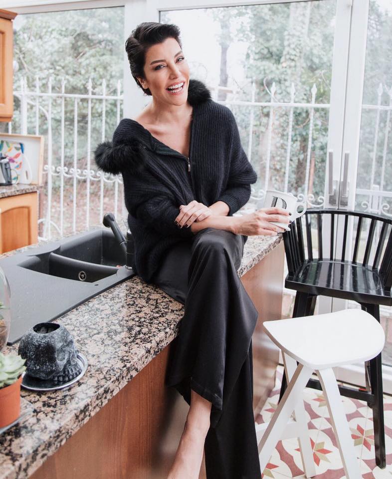 Deniz Akkaya ardent bikini