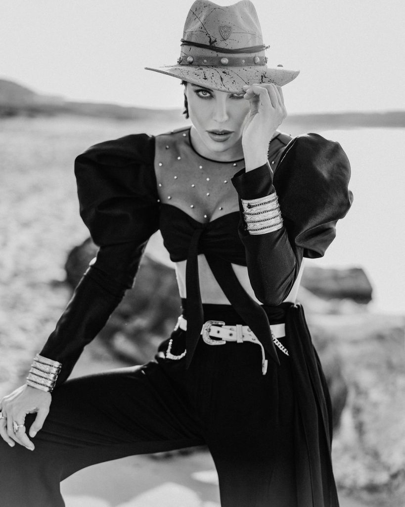 Deniz Akkaya hot bikini