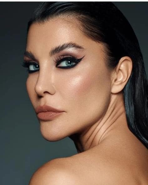 Deniz Akkaya looks xxx