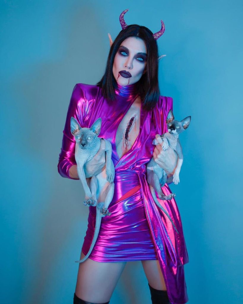 Deniz Akkaya poses sex