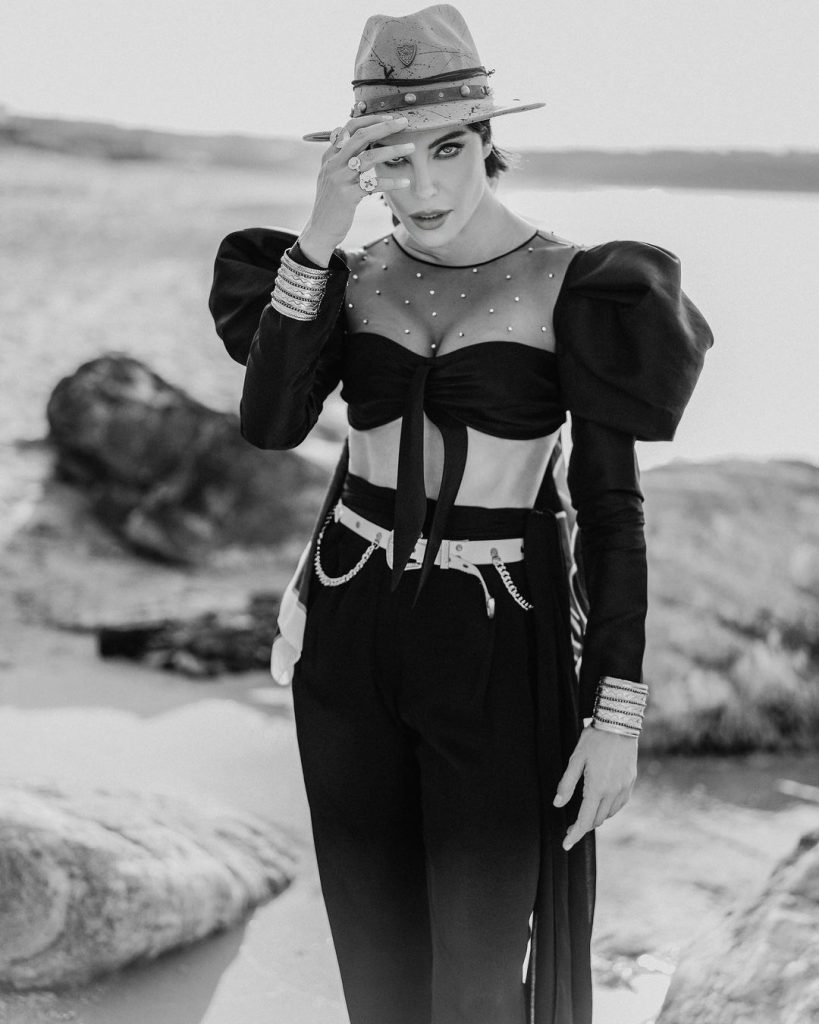 Deniz Akkaya sex scenes