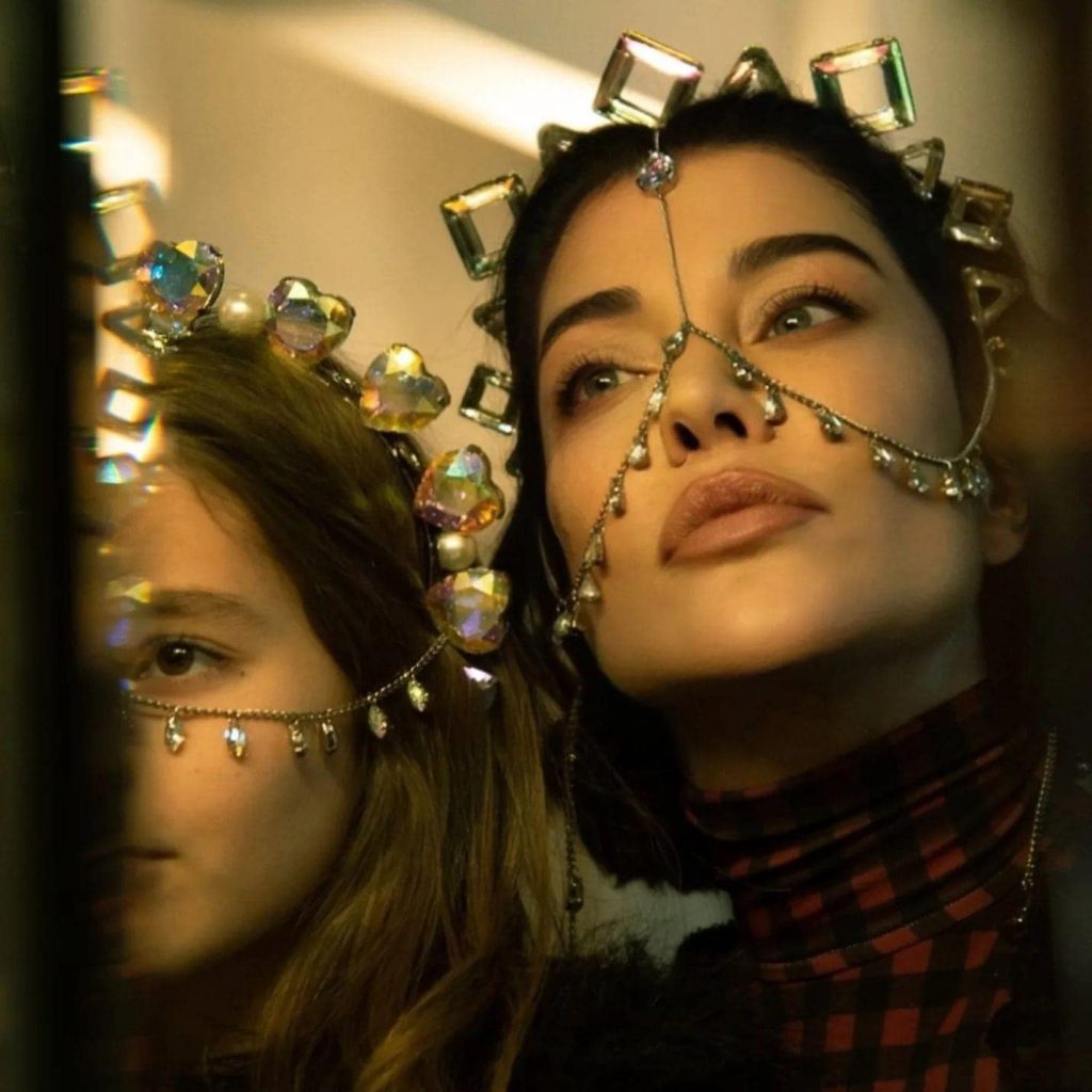 Deniz Akkaya smiles pussy