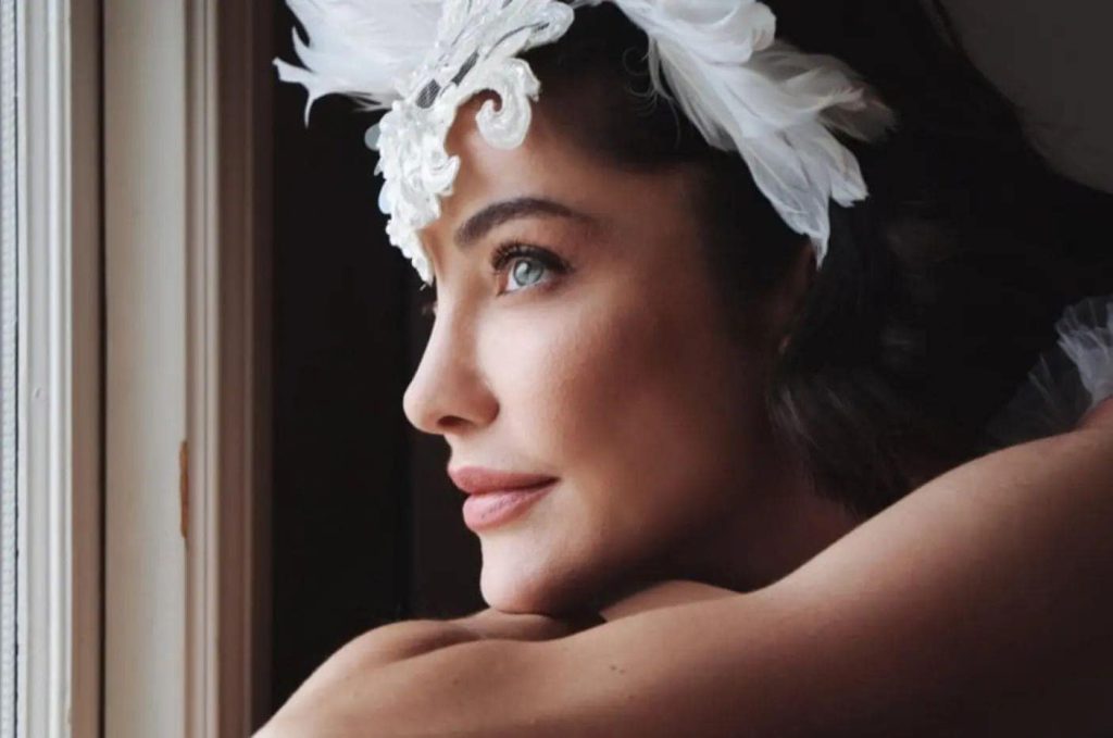 Deniz Akkaya smiles xxx