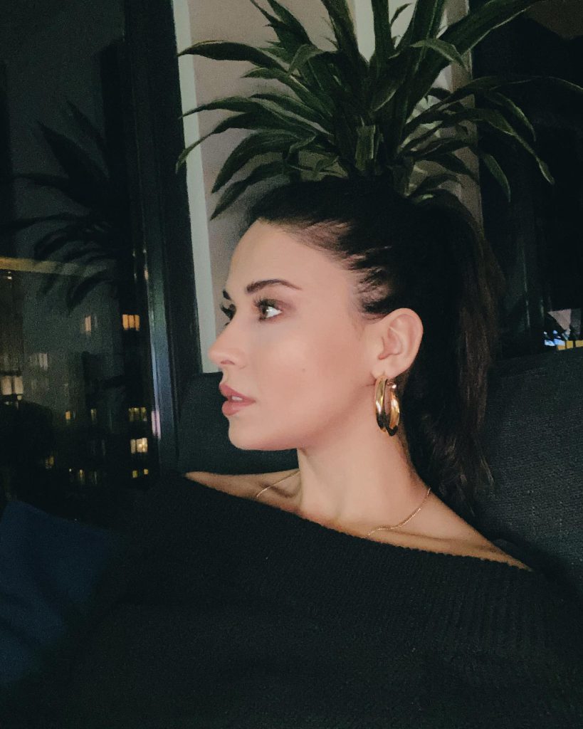 Devrim Özkan ardent hot bikini