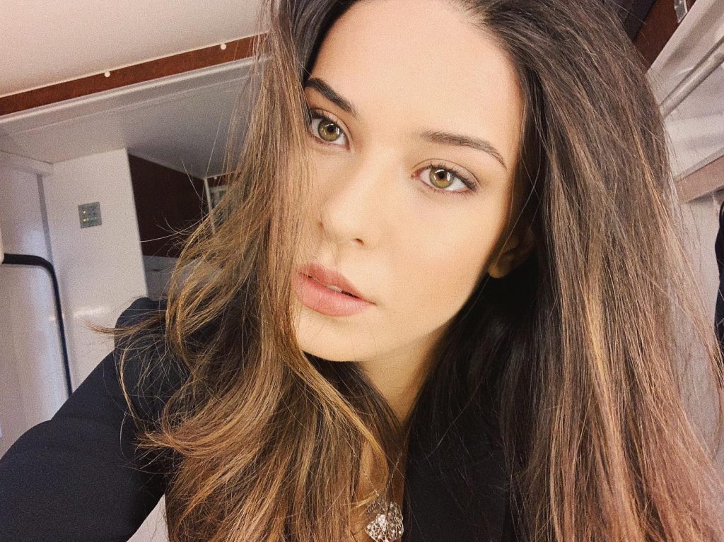 Devrim Özkan depicts fire hot bikini