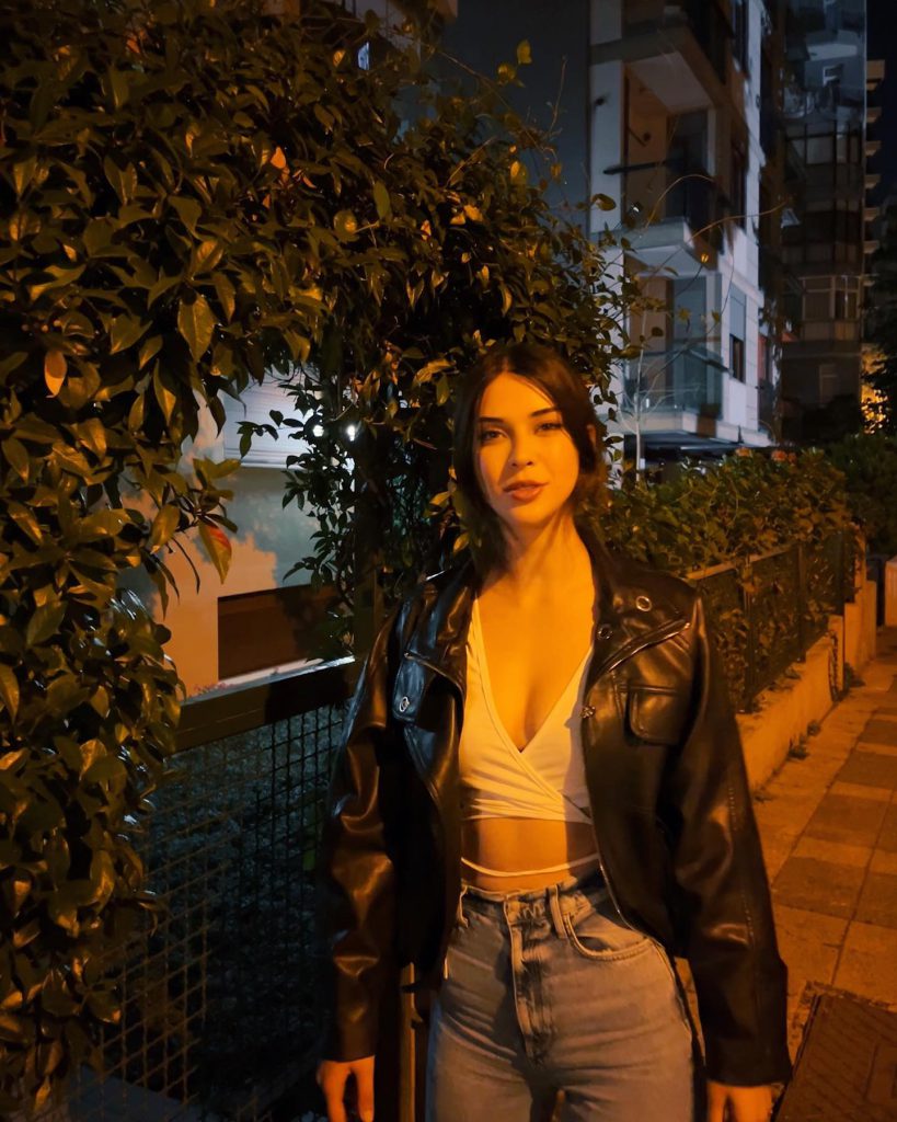 Devrim Özkan depicts fire naked